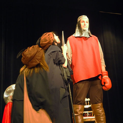 Image pièce de théatre Le dernier jour du roi Othon troupe Expression Arts 2019 24