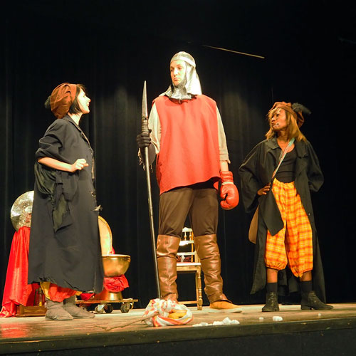 Image pièce de théatre Le dernier jour du roi Othon troupe Expression Arts 2019 25
