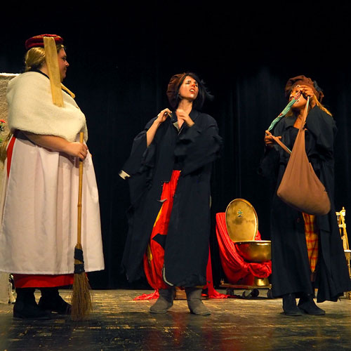 Image pièce de théatre Le dernier jour du roi Othon troupe Expression Arts 2019 32
