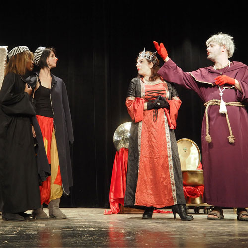 Image pièce de théatre Le dernier jour du roi Othon troupe Expression Arts 2019 34