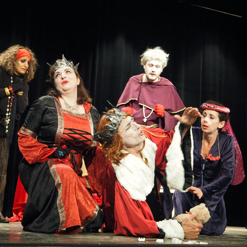 Image pièce de théatre Le dernier jour du roi Othon troupe Expression Arts 2019 38