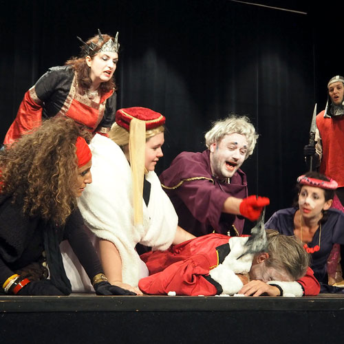 Image pièce de théatre Le dernier jour du roi Othon troupe Expression Arts 2019 41